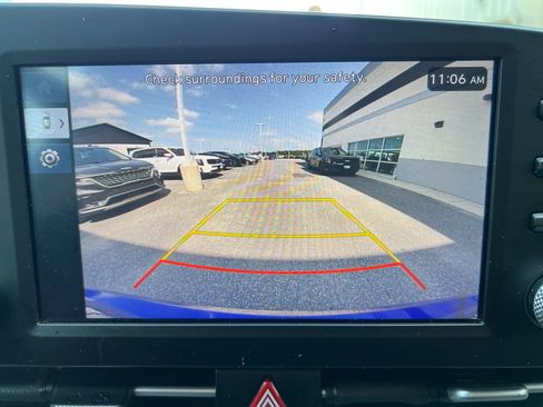 Used 2024 Hyundai Elantra SE FWD image 18