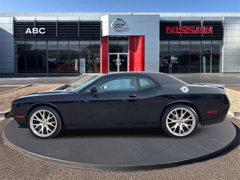Used 2019 Dodge Challenger SXT image 8