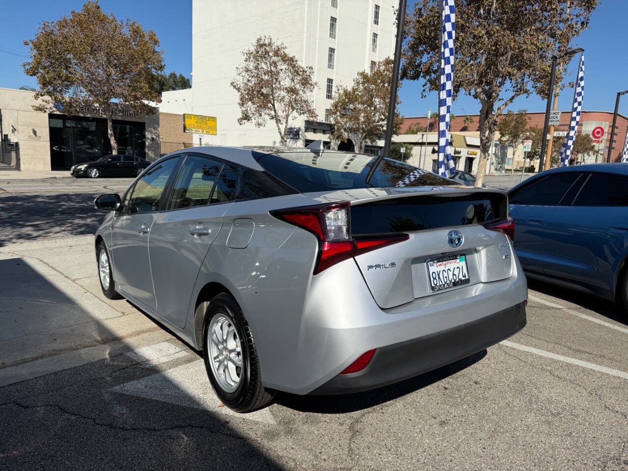 Used 2019 Toyota Prius L Eco FWD image 13