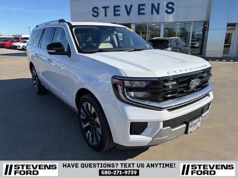 Used 2025 Ford Expedition Max Platinum w/ Driver's Package image 10