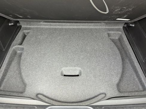 Used 2019 Jeep Cherokee Limited image 29