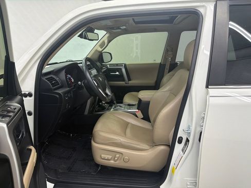 Used 2020 Toyota 4Runner Limited AWD/4WD image 9
