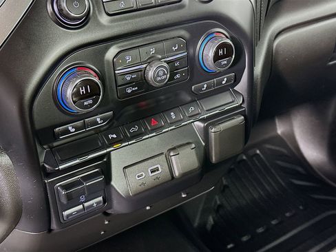 Used 2021 Chevrolet Silverado 2500 LT image 17