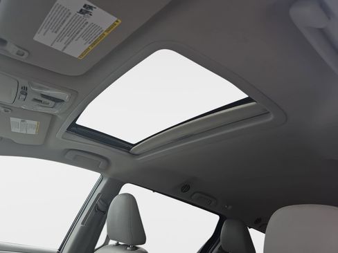 Used 2016 Toyota Sienna XLE image 30