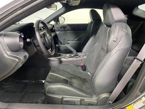 Used 2023 Toyota GR86 Premium w/ ALL Weather Mat Package (TMS) image 10