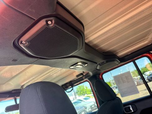 Used 2020 Jeep Wrangler Unlimited Sport S AWD/4WD image 32
