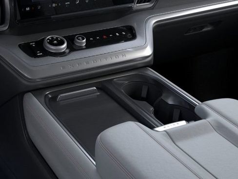 New 2025 Ford Expedition Active image 16