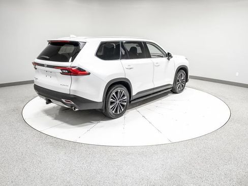 Used 2024 Toyota Grand Highlander AWD Hybrid image 36