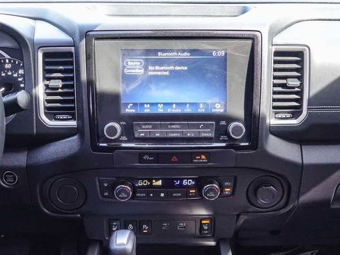 Used 2023 Nissan Frontier SV w/ SV Convenience Package RWD image 12