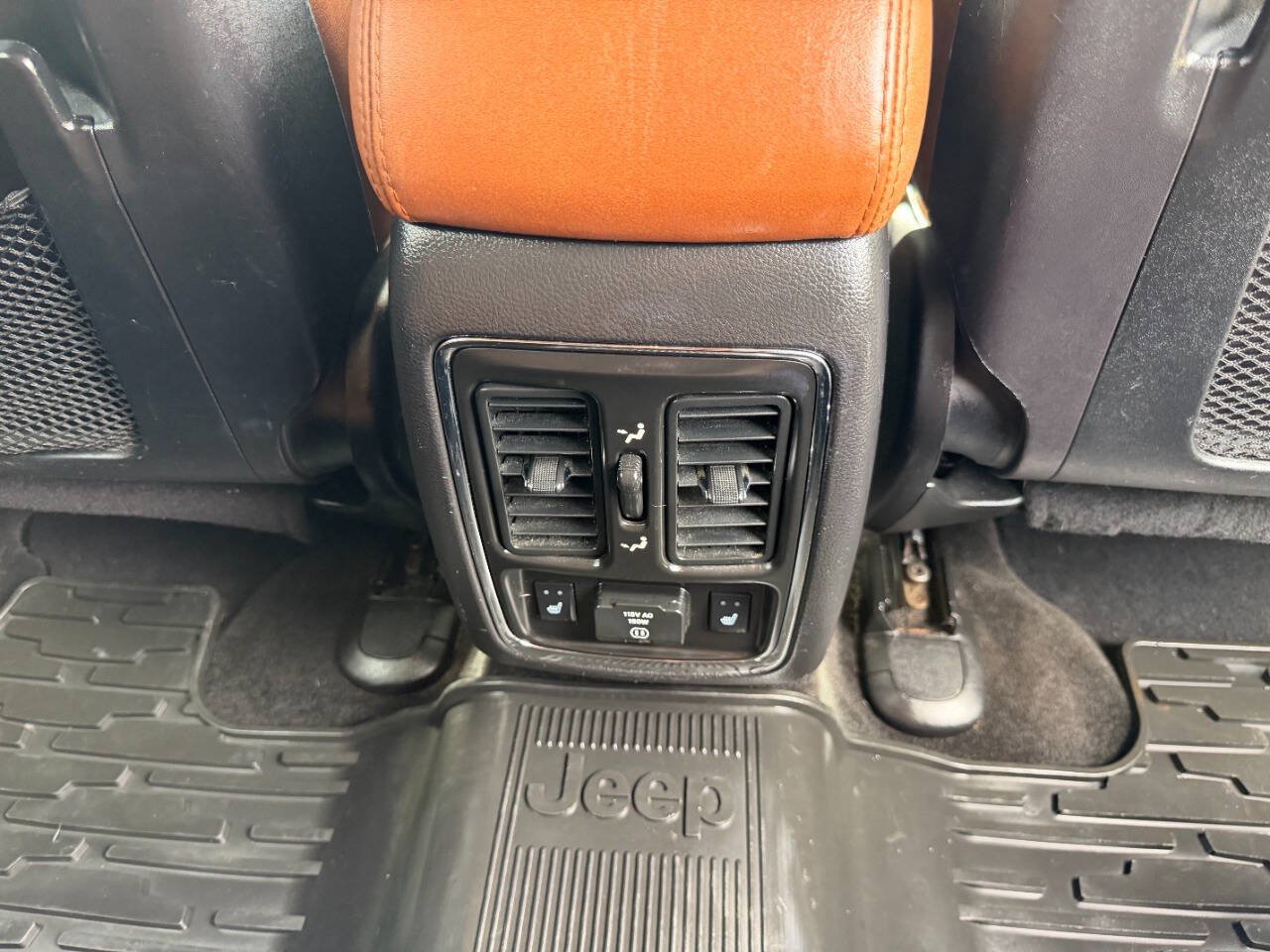 Used 2011 Jeep Grand Cherokee Overland AWD/4WD image 41