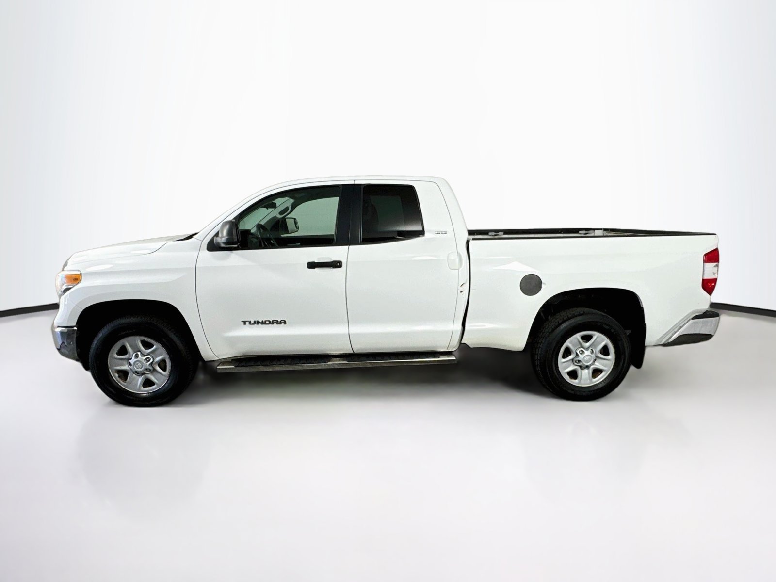 Used 2016 Toyota Tundra SR5 AWD/4WD image 4