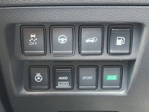 Used 2020 Nissan Rogue SL AWD/4WD image 13