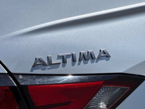 Used 2024 Nissan Altima 2.5 SR FWD image 48