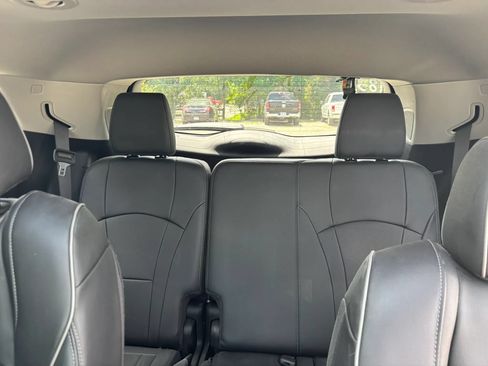 Used 2020 Buick Enclave Avenir w/ Avenir Technology Package FWD image 14