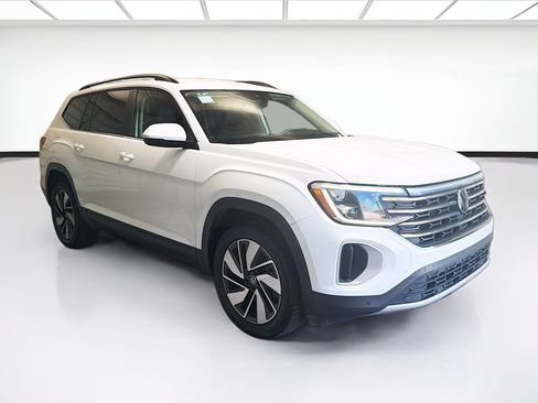 Used 2024 Volkswagen Atlas SE AWD/4WD image 3