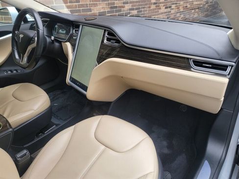 Used 2015 Tesla Model S RWD image 16