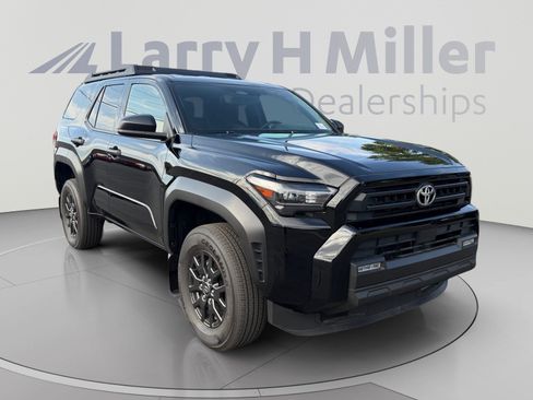 Certified 2025 Toyota 4Runner SR5 AWD/4WD image 7