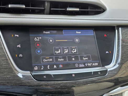 Used 2020 Cadillac XT6 Premium Luxury FWD image 37