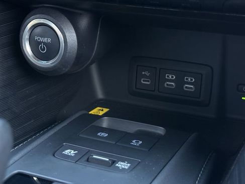 Certified 2024 Toyota Venza Nightshade image 20