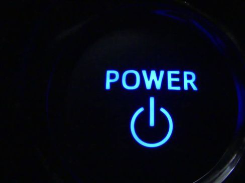 Used 2022 Toyota Prius LE image 17