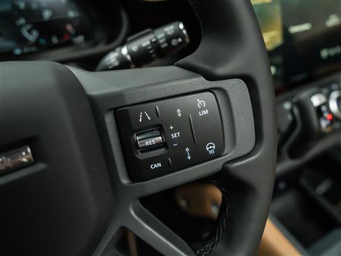 New 2026 Land Rover Defender 110 X-Dynamic SE image 24