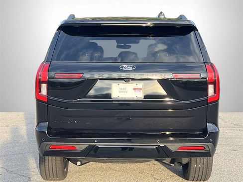 New 2025 Ford Expedition Platinum w/ Stealth Performance Package image 28