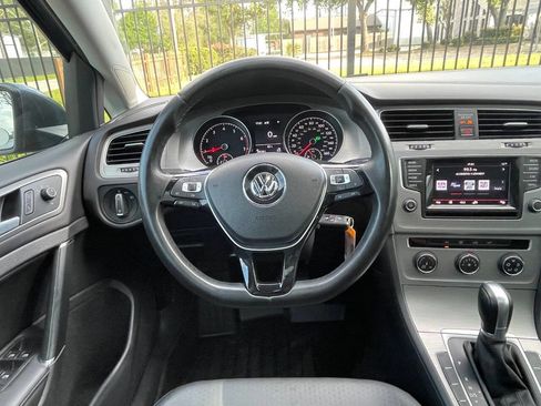 Used 2015 Volkswagen Golf S FWD image 27