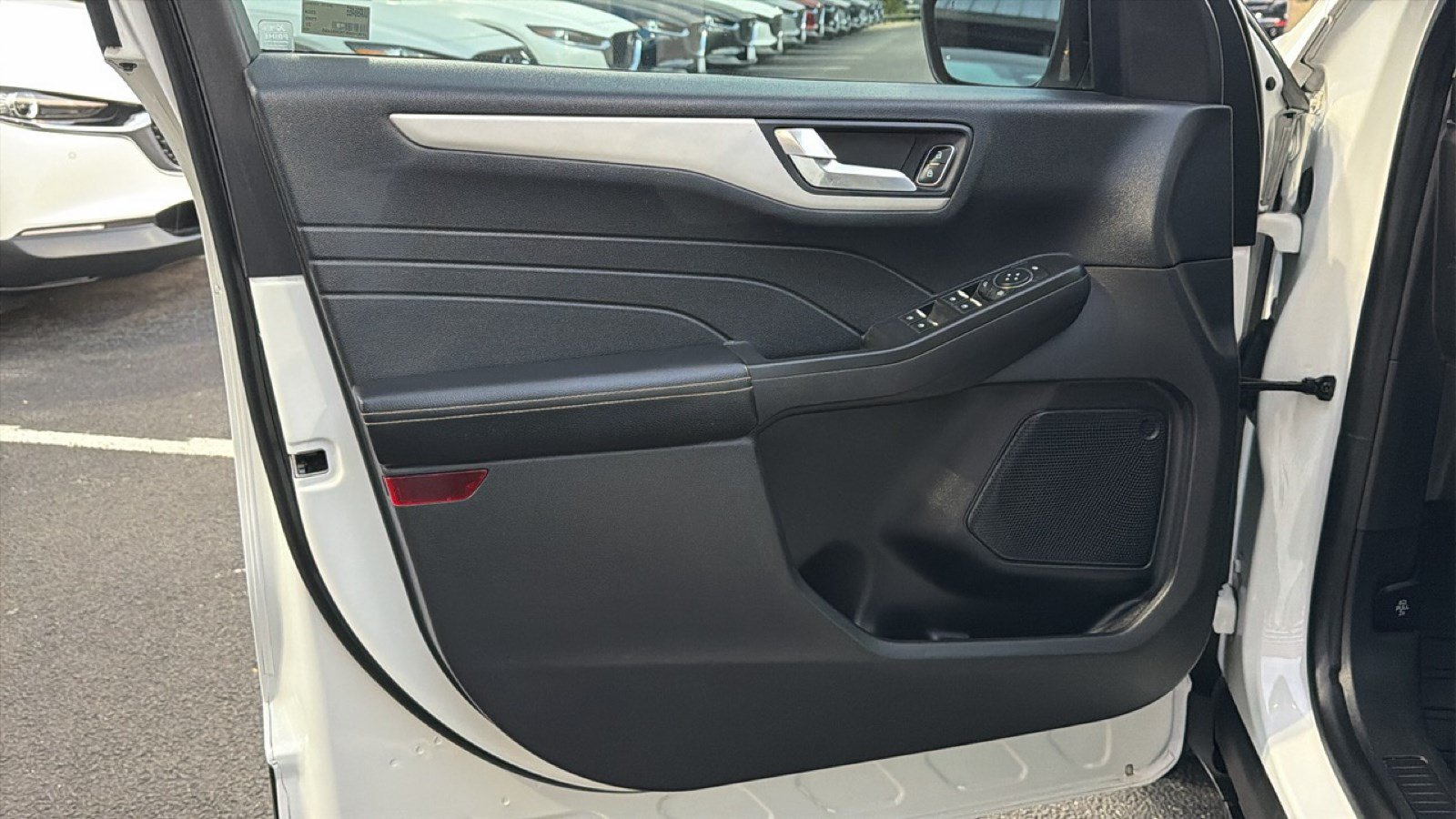 Used 2021 Ford Escape SE w/ SE Sport Appearance Package FWD image 10