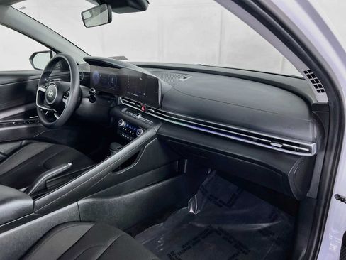 Certified 2024 Hyundai Elantra SEL FWD image 28