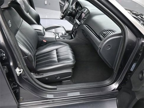 Used 2023 Chrysler 300 S image 12