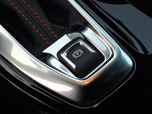 Used 2025 Chevrolet Trax RS w/ Driver Confidence Package image 26