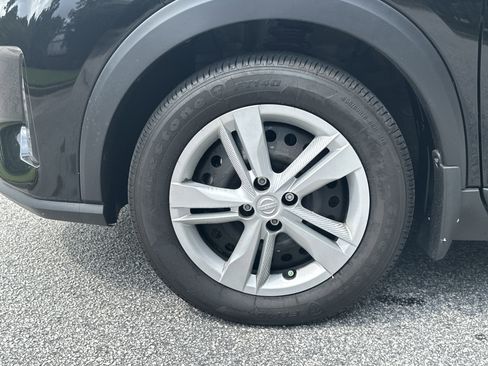 New 2024 Nissan Kicks S image 11