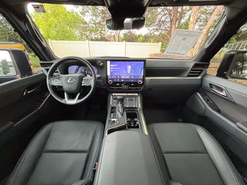 Used 2024 Lexus GX 550 w/ Accessory Package (Z1) AWD/4WD image 48