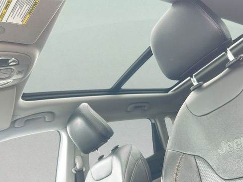 Used 2022 Jeep Compass Limited w/ Sun and Sound Group image 13