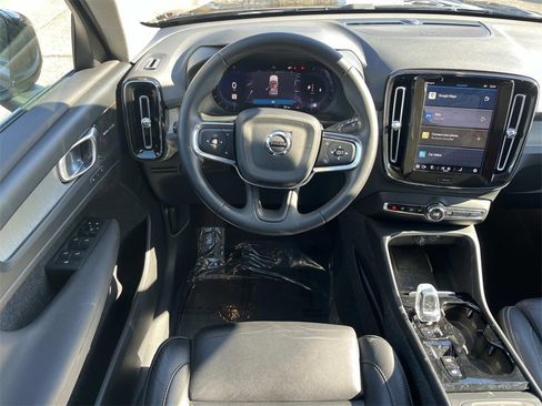 Used 2023 Volvo XC40 B5 Ultimate w/ Climate Package image 14