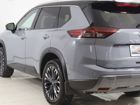 Used 2025 Nissan Rogue SL w/ Tech Package FWD image 26