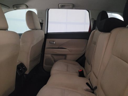 Used 2019 Mitsubishi Outlander ES FWD image 18