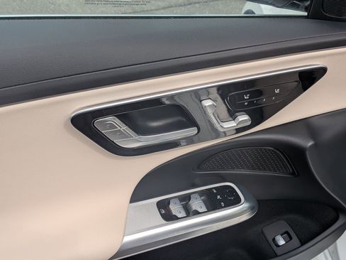 Used 2025 Mercedes-Benz E 450 4MATIC Sedan image 13