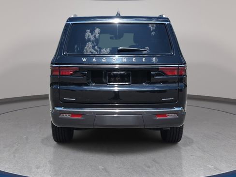 Used 2022 Jeep Wagoneer Series III w/ Flexible Seating Group AWD/4WD image 7