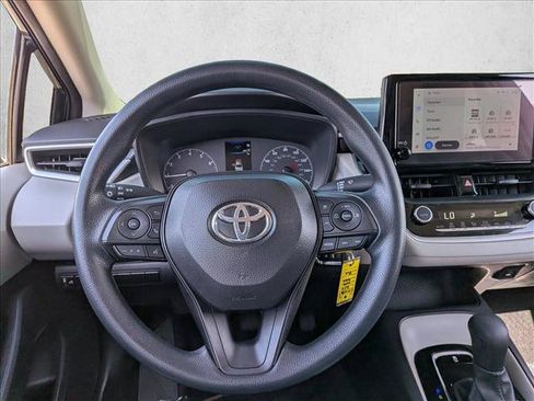 Used 2024 Toyota Corolla LE FWD image 12