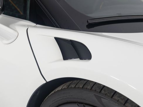 New 2025 McLaren Artura image 35