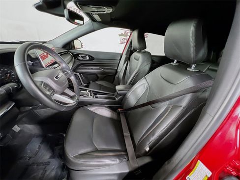 Used 2022 Jeep Compass Limited image 24