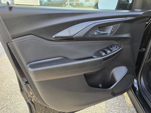 Used 2021 Chevrolet TrailBlazer RS w/ Convenience Package image 18