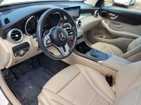 Used 2022 Mercedes-Benz GLC 300 w/ Multimedia Package Lite image 10