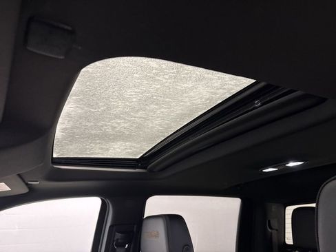 Used 2024 Chevrolet Silverado 1500 High Country w/ High Country Premium Package image 17