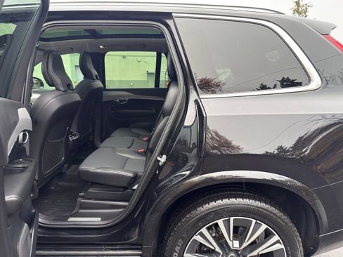 Used 2022 Volvo XC90 T5 Momentum w/ Climate Package image 21