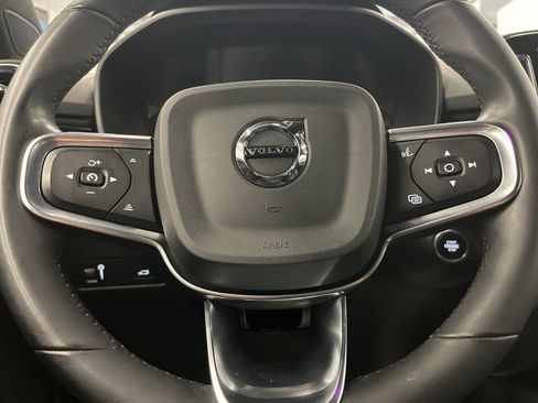 Used 2022 Volvo XC40 T5 R-Design w/ Advanced Package image 15
