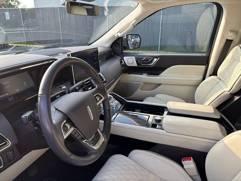 Used 2023 Lincoln Navigator L Black Label AWD/4WD image 9