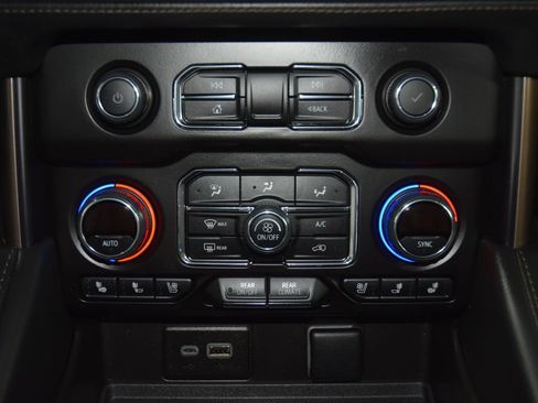 Used 2023 Chevrolet Tahoe High Country AWD/4WD image 34