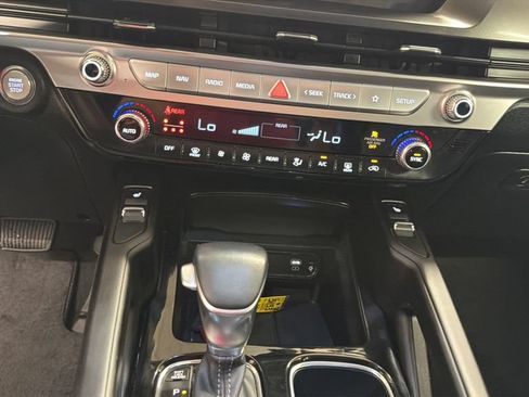 Used 2025 Kia Telluride S AWD/4WD image 21